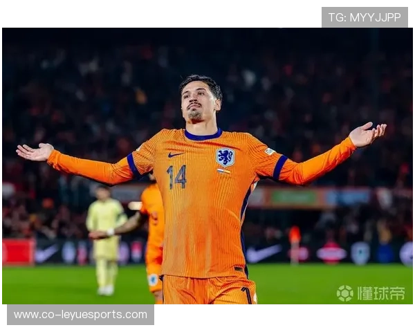 荷兰足球明星四号球员介绍与成就分析