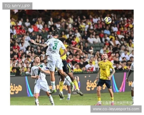 足球巨星拼搏精神感动无数球迷展现不屈韧性与热血奋斗的传奇人生